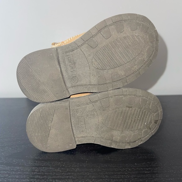 Carters Baby Girl Booties Size 5M - Picture 11 of 12